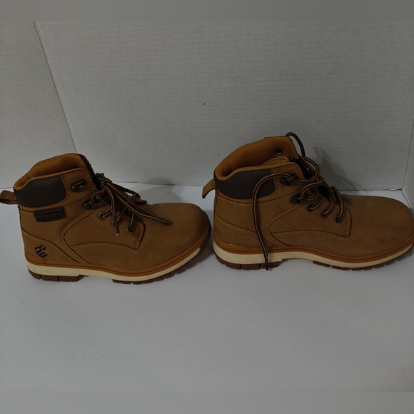 Boys Rocawear Boots Size 2 Style No.: Atlanta. Brown - Picture 4 of 5